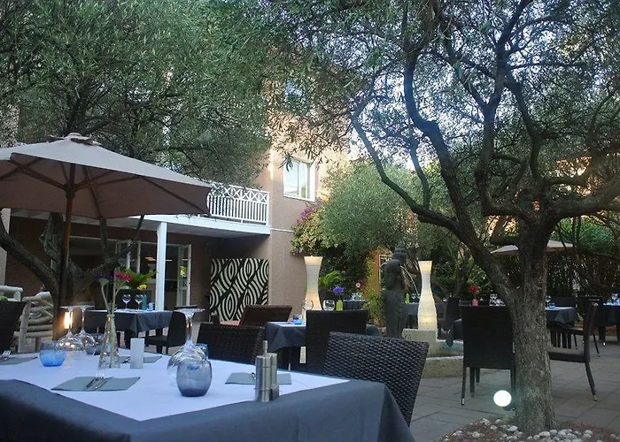 Western Cote D'azur Otel 4*